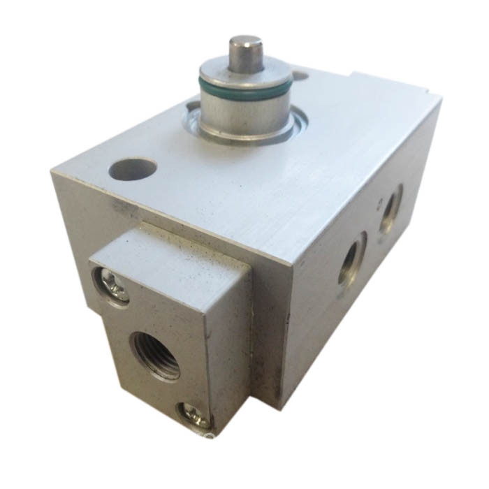 Воздухораспределитель КПП Н/О с комплектом трубок и фитингов МАЗ, УРАЛ, КРАЗ 358-033С02(CAMOZZI)8.9076 R43S-1723009 Воздухораспределитель КПП Н/О с комплектом трубок и фитингов МАЗ, УРАЛ, КРАЗ 358-033С02(CAMOZZI)8.9076 R43S-1723009